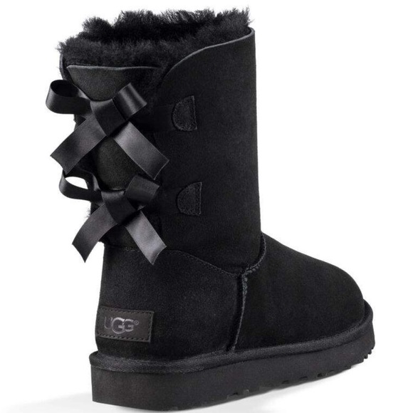 Bailey Bow Uggs - Picture 1 of 7